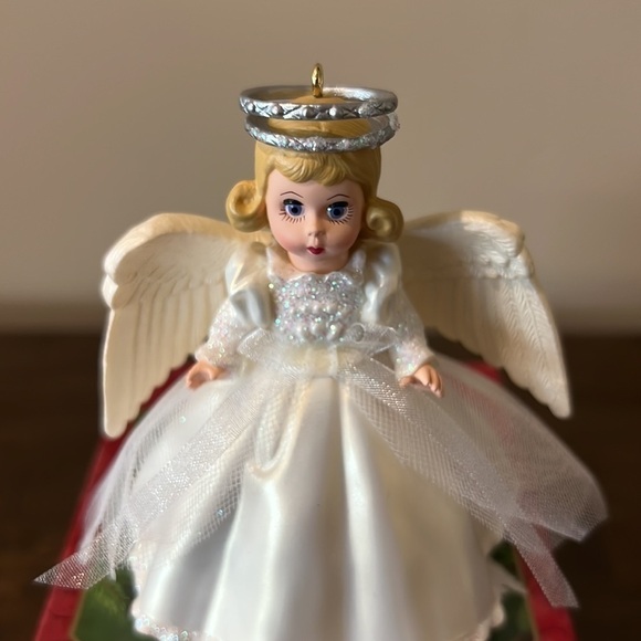 Madame Alexander Angel #3-2000 - Picture 9 of 12